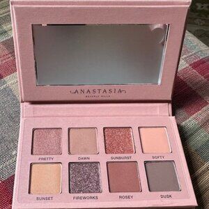 Anastasia Beverly Hills Glam to Go eyeshadow